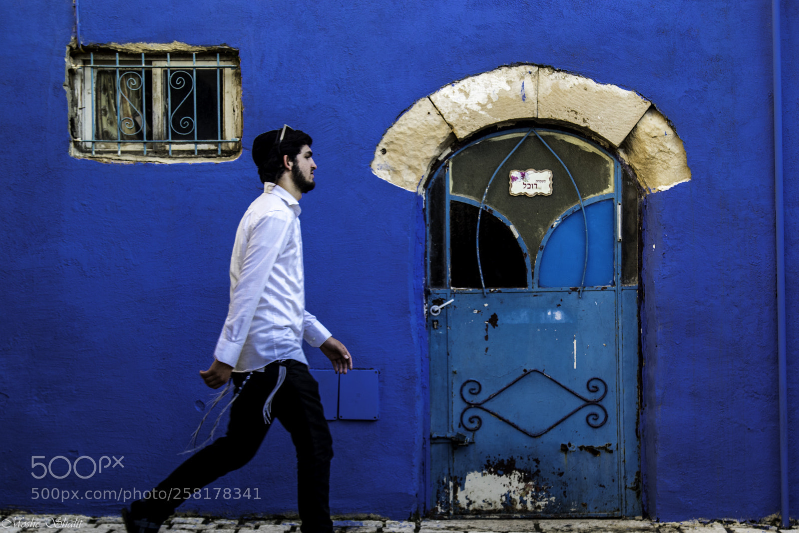 Canon EOS 7D Mark II sample photo. Into tke blue photography