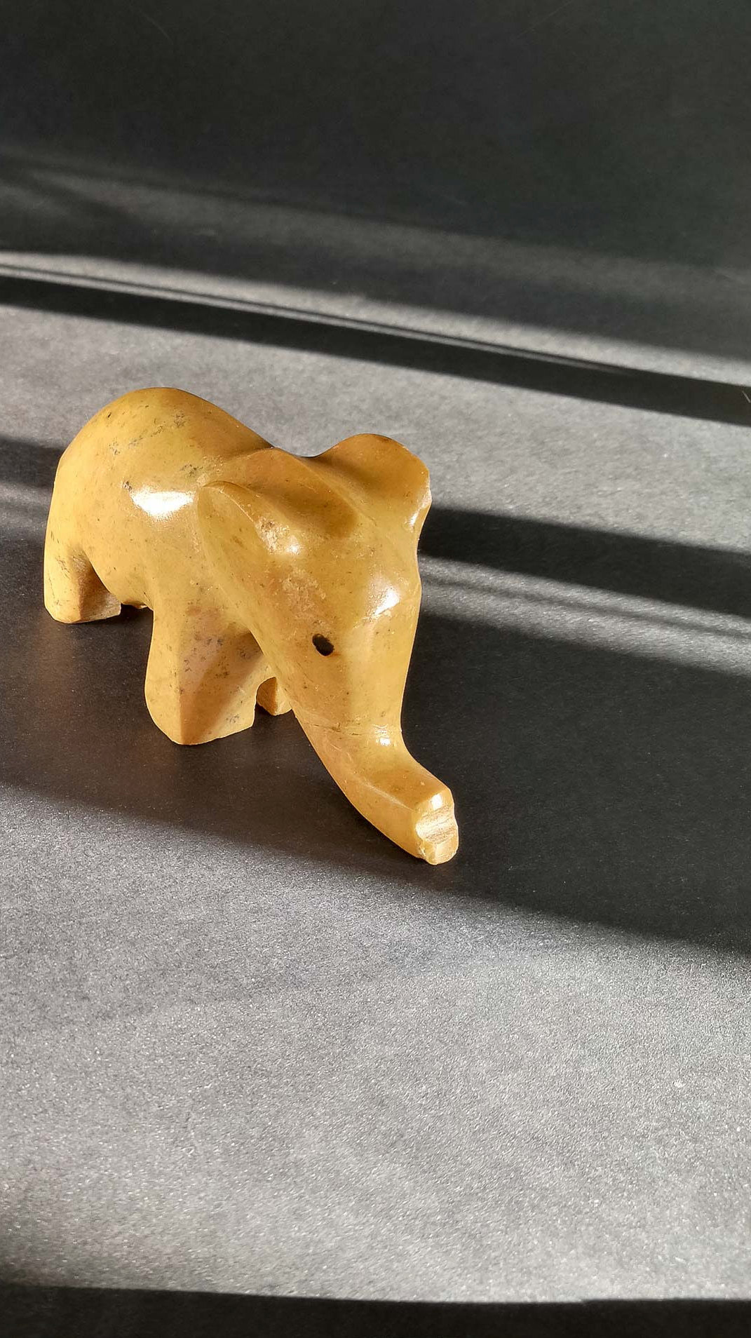 HUAWEI Honor 8 sample photo. 9x16 elephant wallpaper photography