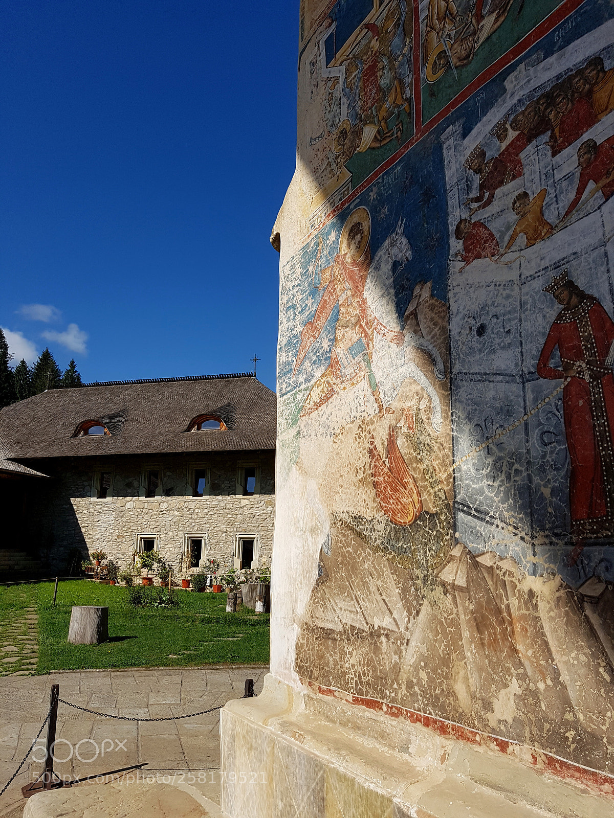 Samsung Galaxy S7 Edge sample photo. Voronet monastery photography