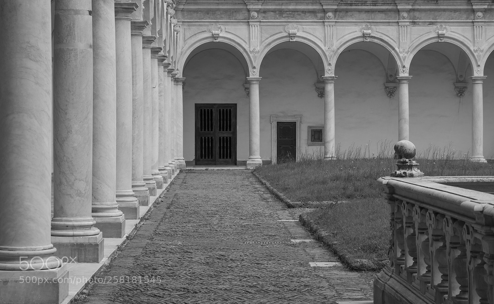 Nikon D5100 sample photo. Closed door photography
