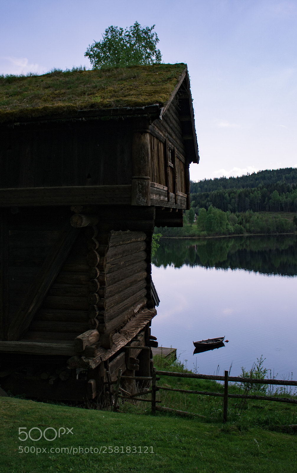 Canon EOS 750D (EOS Rebel T6i / EOS Kiss X8i) sample photo. Bjørnsgård photography
