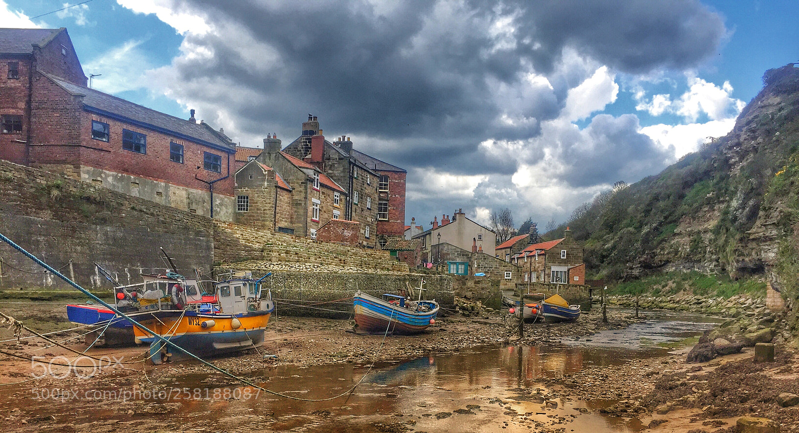 Apple iPhone 6 sample photo. Staithes  photography