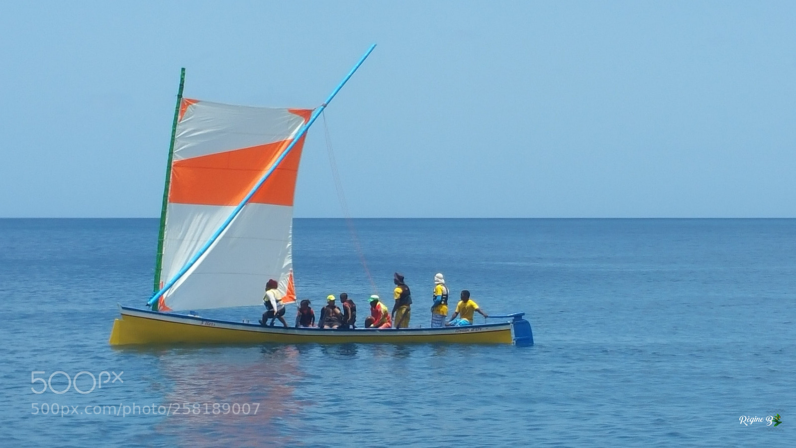 Samsung Galaxy Note4 sample photo. Gommiers regatta in  saint-pierre photography