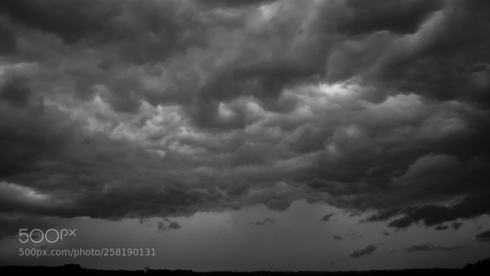 Canon EOS 5D Mark IV sample photo. Angry sky photography