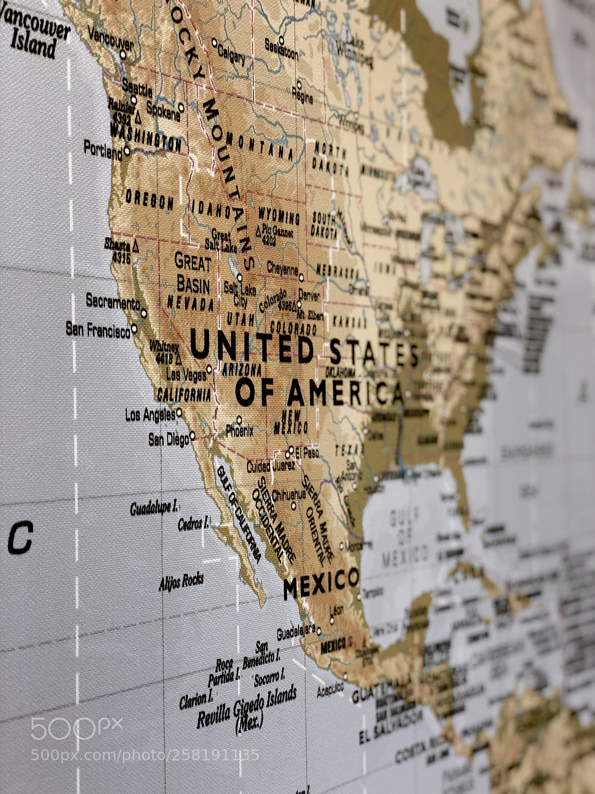 Apple iPhone X sample photo. Map of united states photography