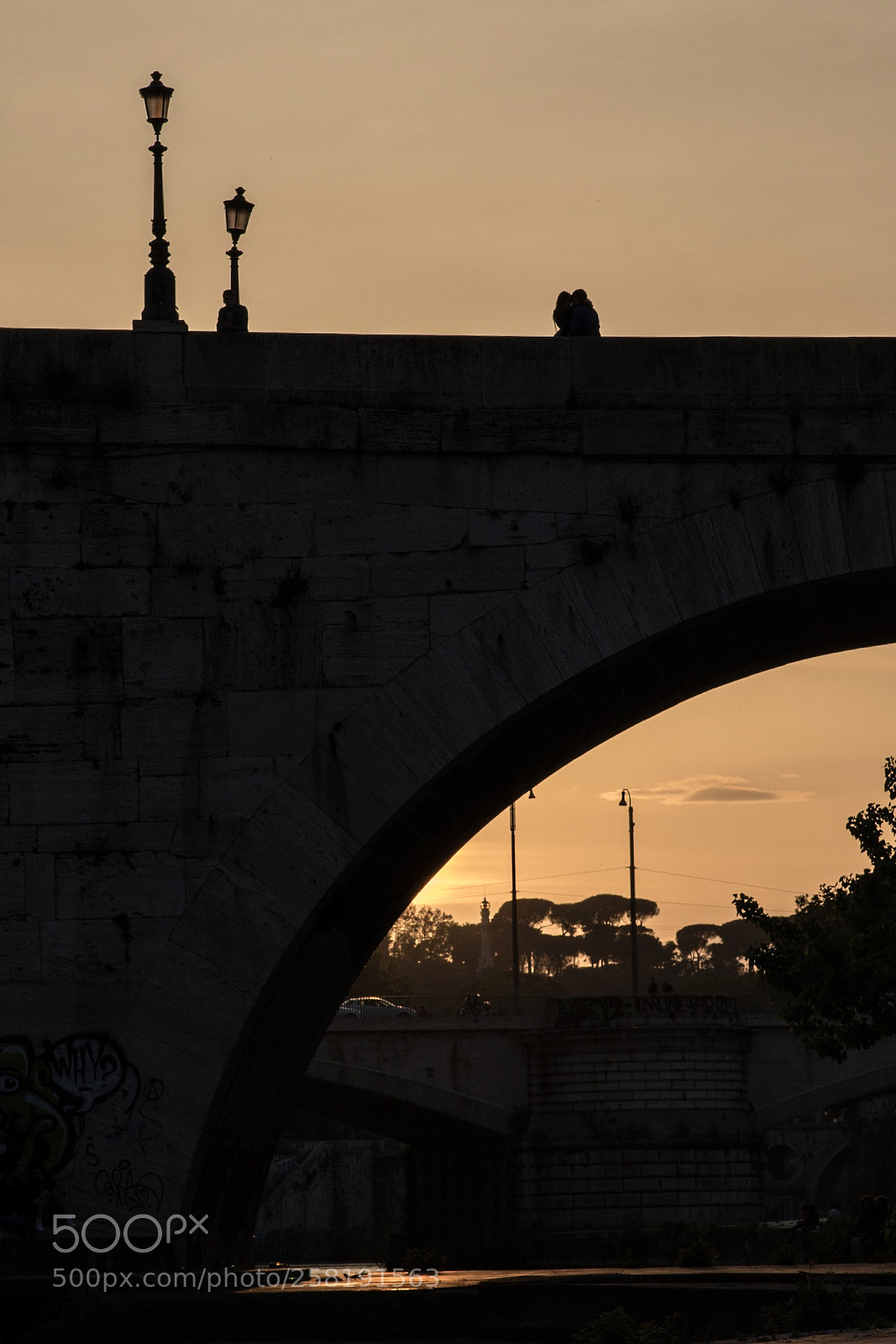Canon EOS 7D Mark II sample photo. Love in roma photography