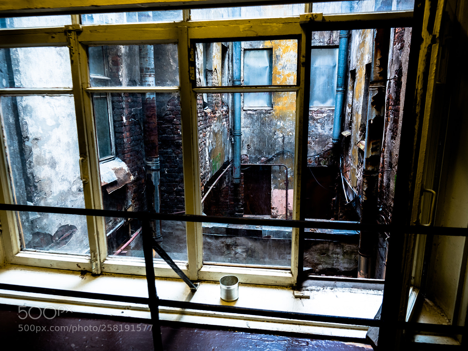 Olympus OM-D E-M5 II sample photo. Window to another world photography