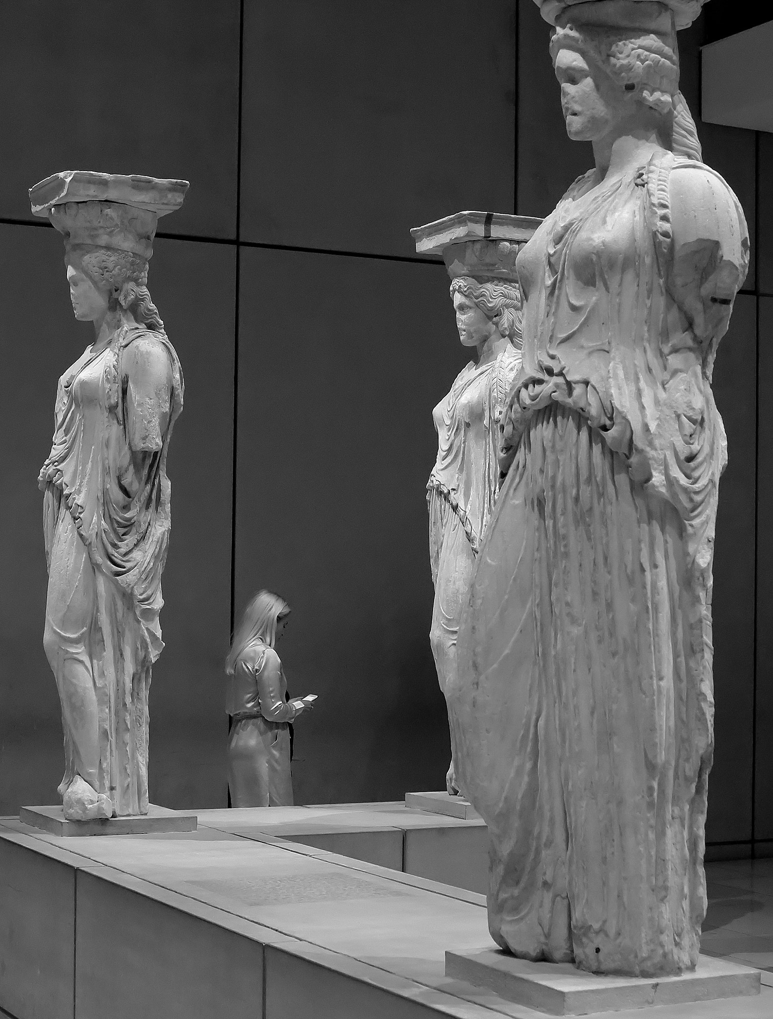 Canon PowerShot G1 X sample photo. The escape of the caryatid photography