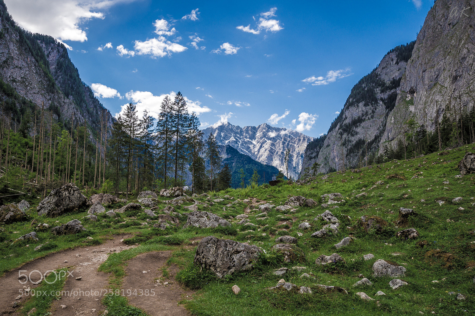 Sony SLT-A58 sample photo. Hiking.. photography