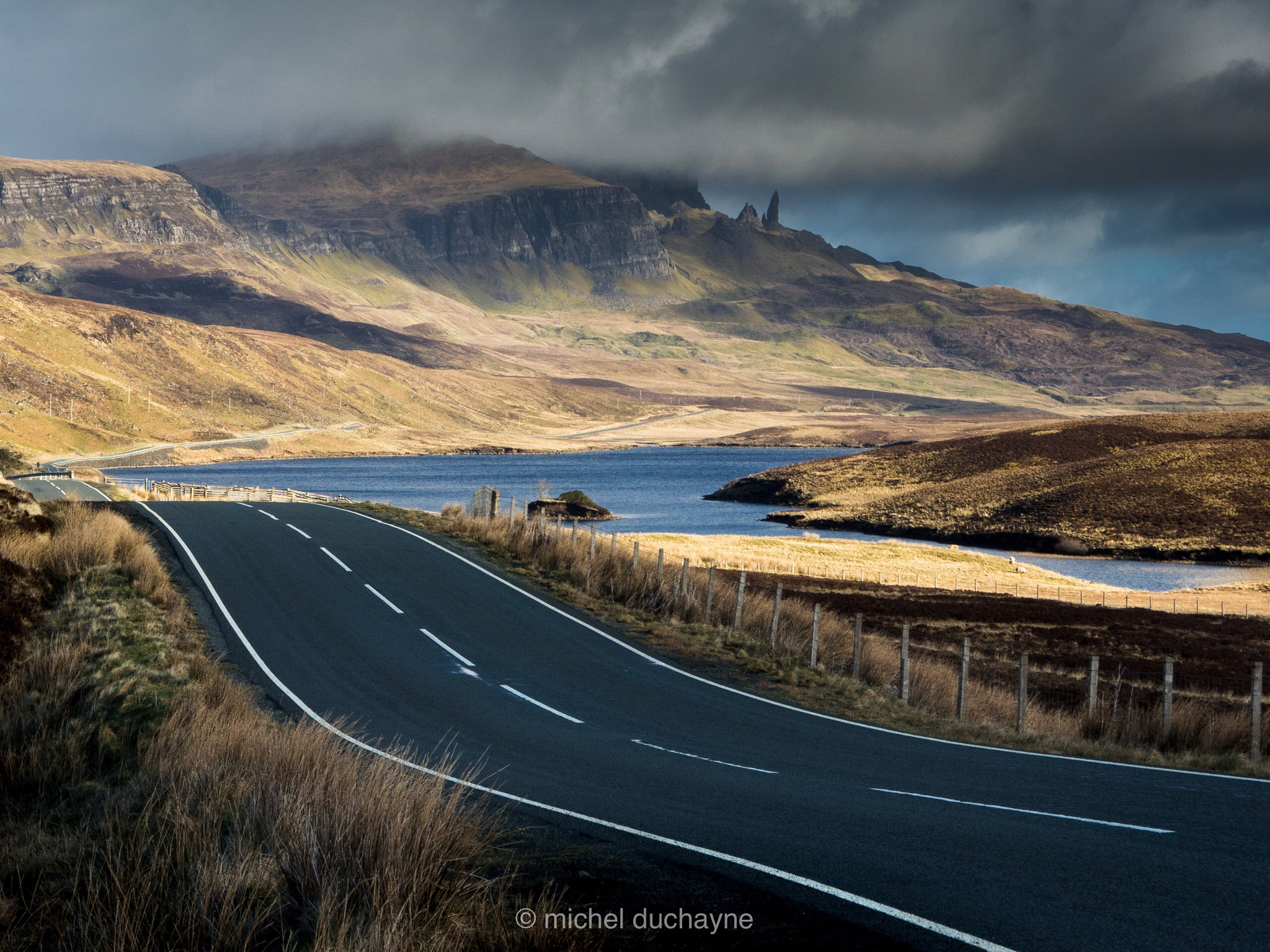 Olympus XZ-2 iHS sample photo. Scottish’s road photography