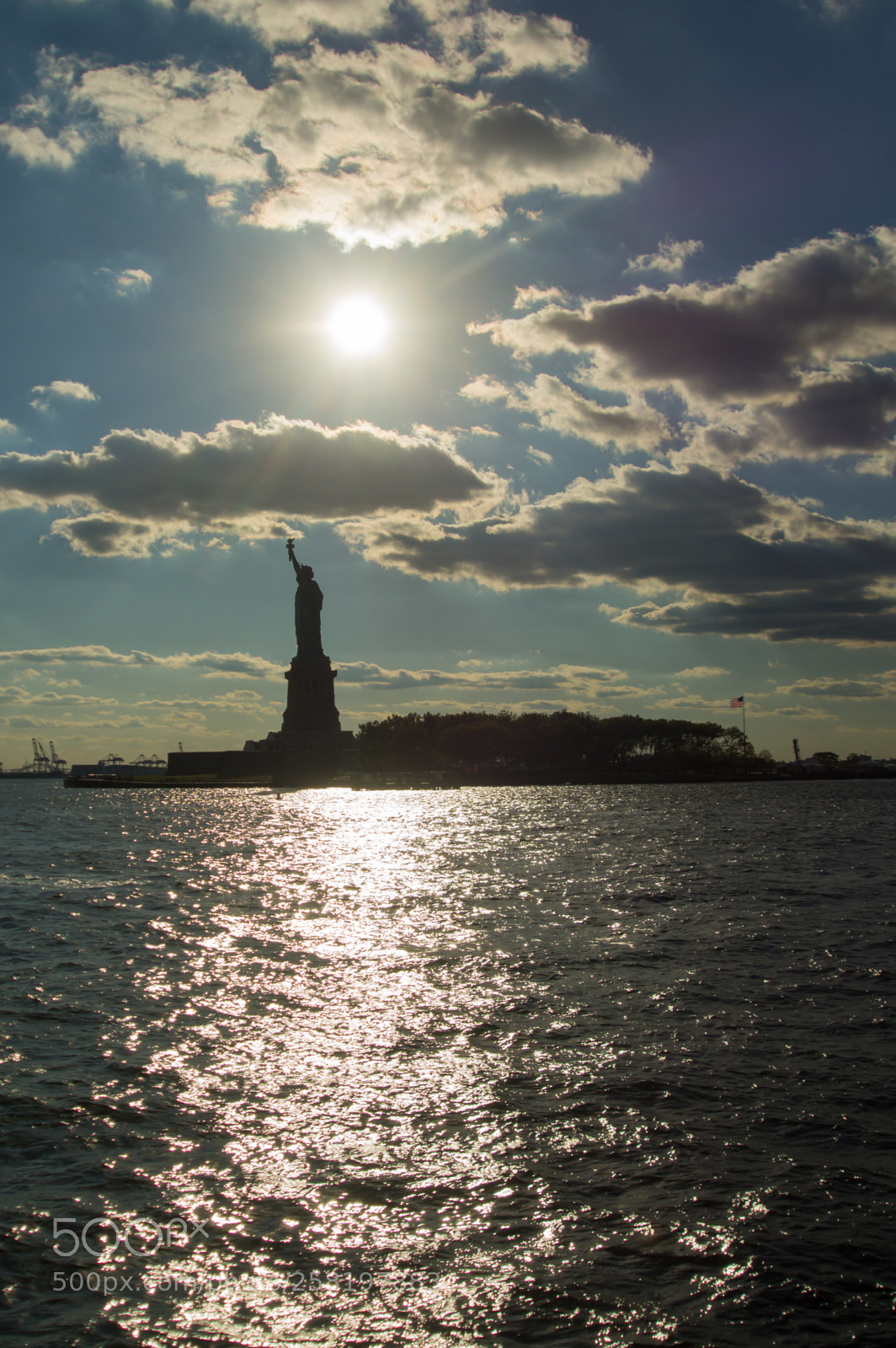 Sony SLT-A37 sample photo. Sunset behind the statue photography