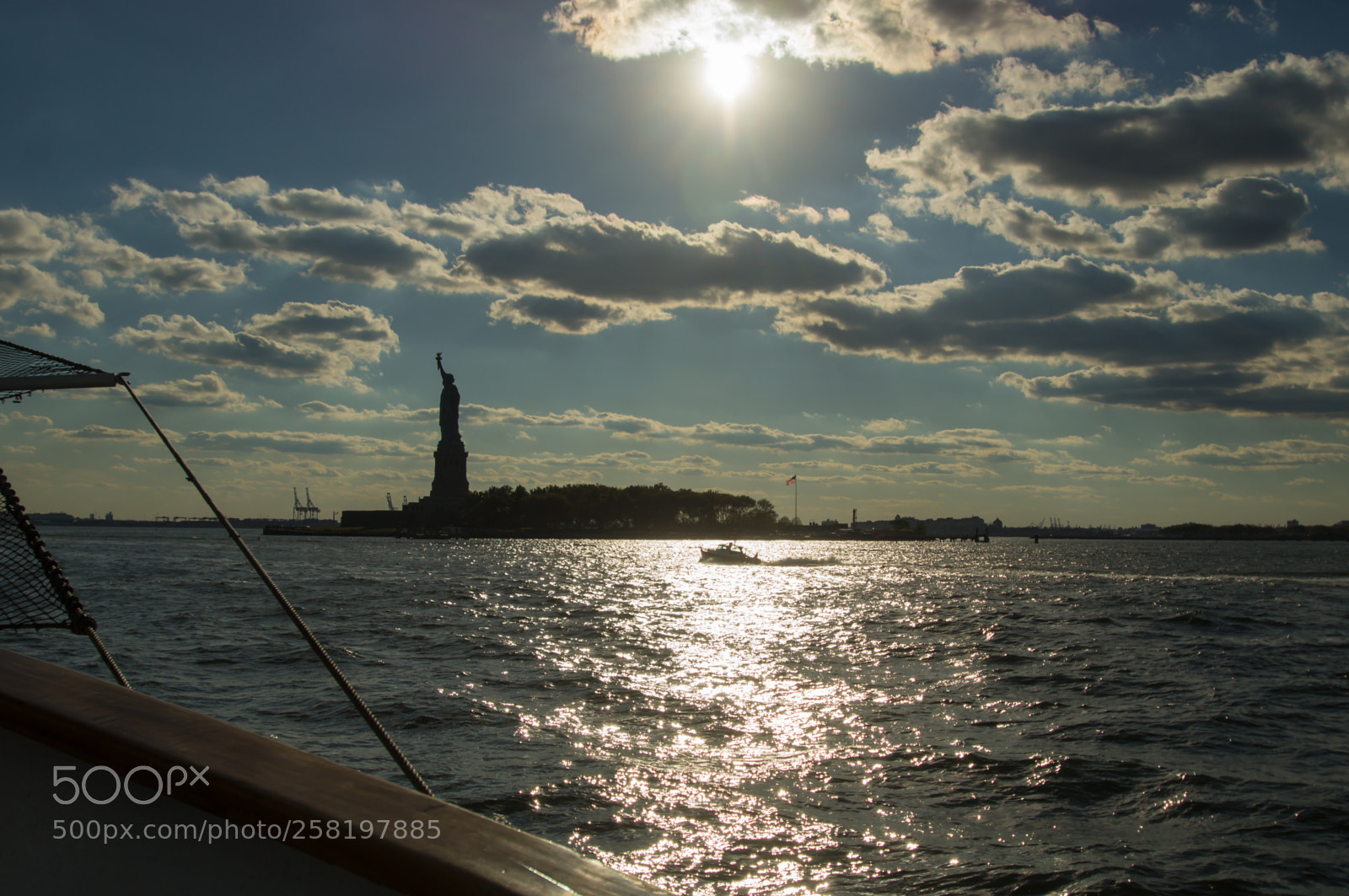 Sony SLT-A37 sample photo. Sunset behind the statue photography