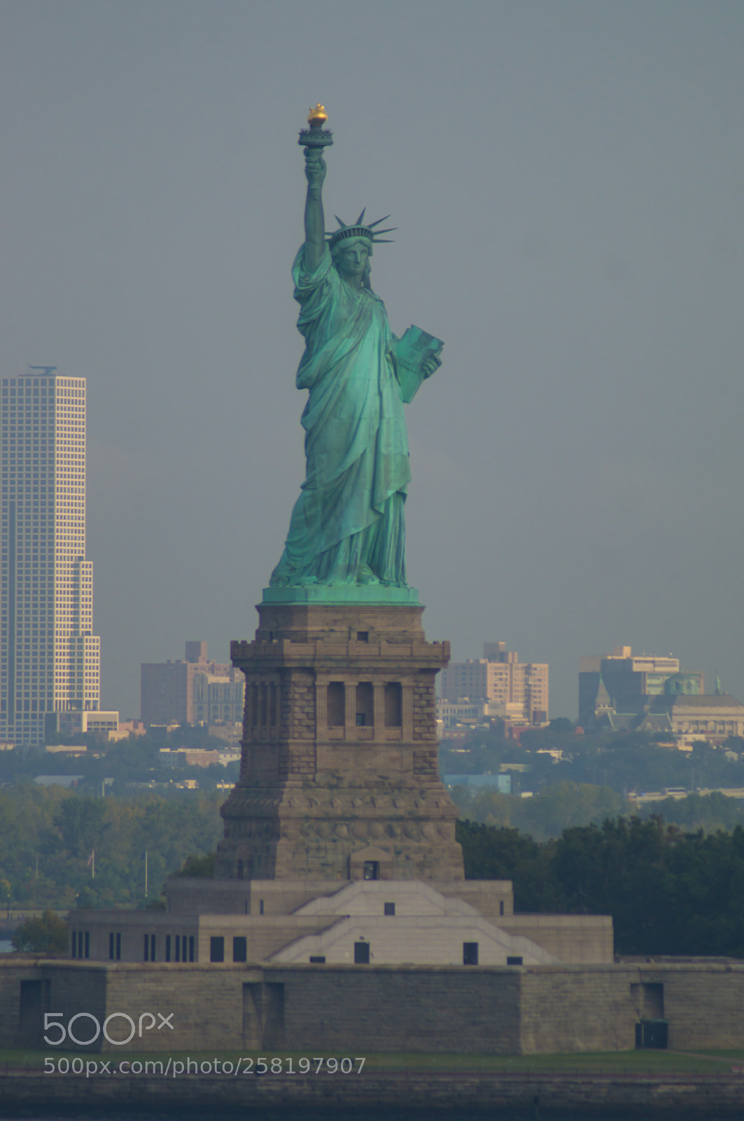Sony SLT-A37 sample photo. The statue of liberty photography