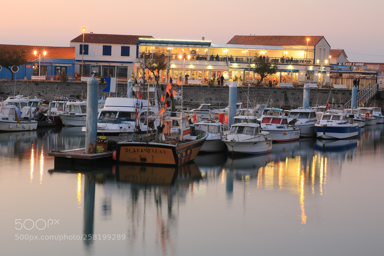 Canon EOS 7D Mark II sample photo. Le port de la photography