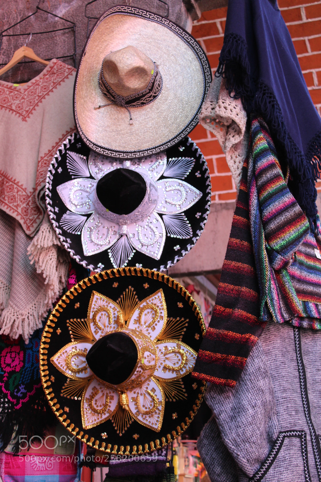 Canon EOS 1300D (EOS Rebel T6 / EOS Kiss X80) sample photo. Mariachi photography