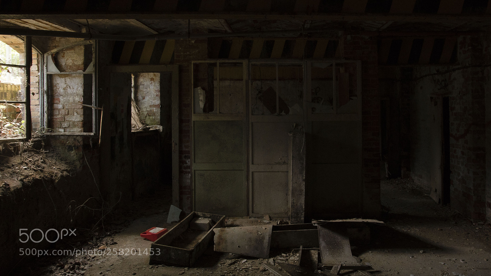 Sony a6500 sample photo. Without basement photography