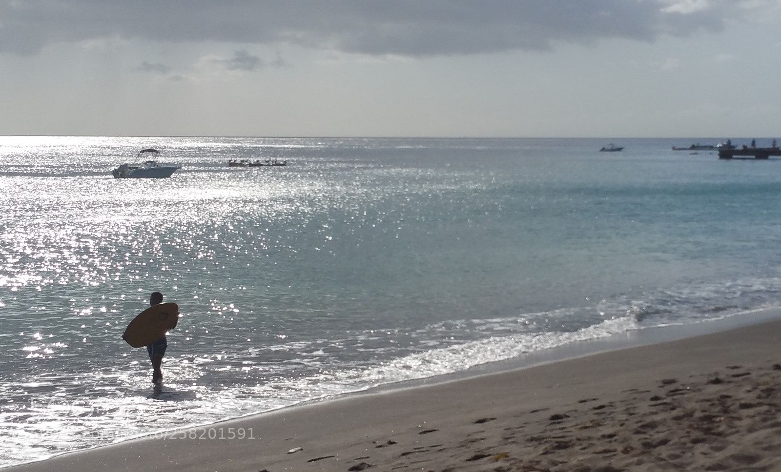 Samsung Galaxy Note4 sample photo. Waiting desperately a wave photography