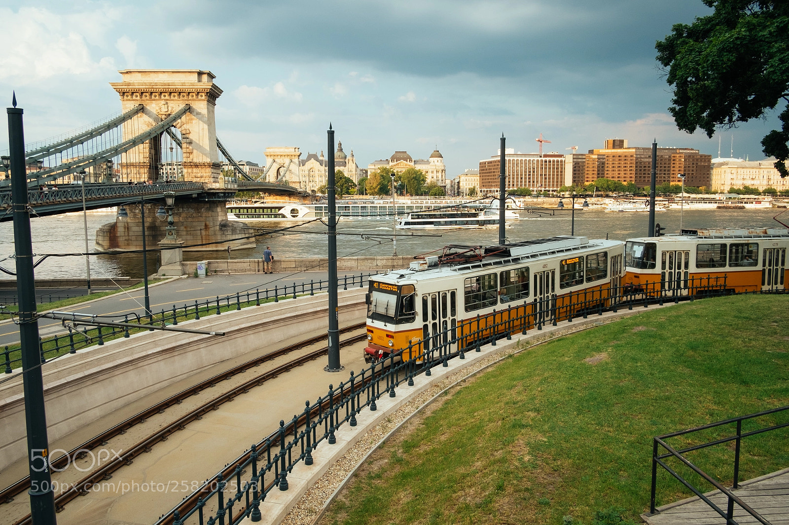 Fujifilm X-Pro1 sample photo. Budapest photography