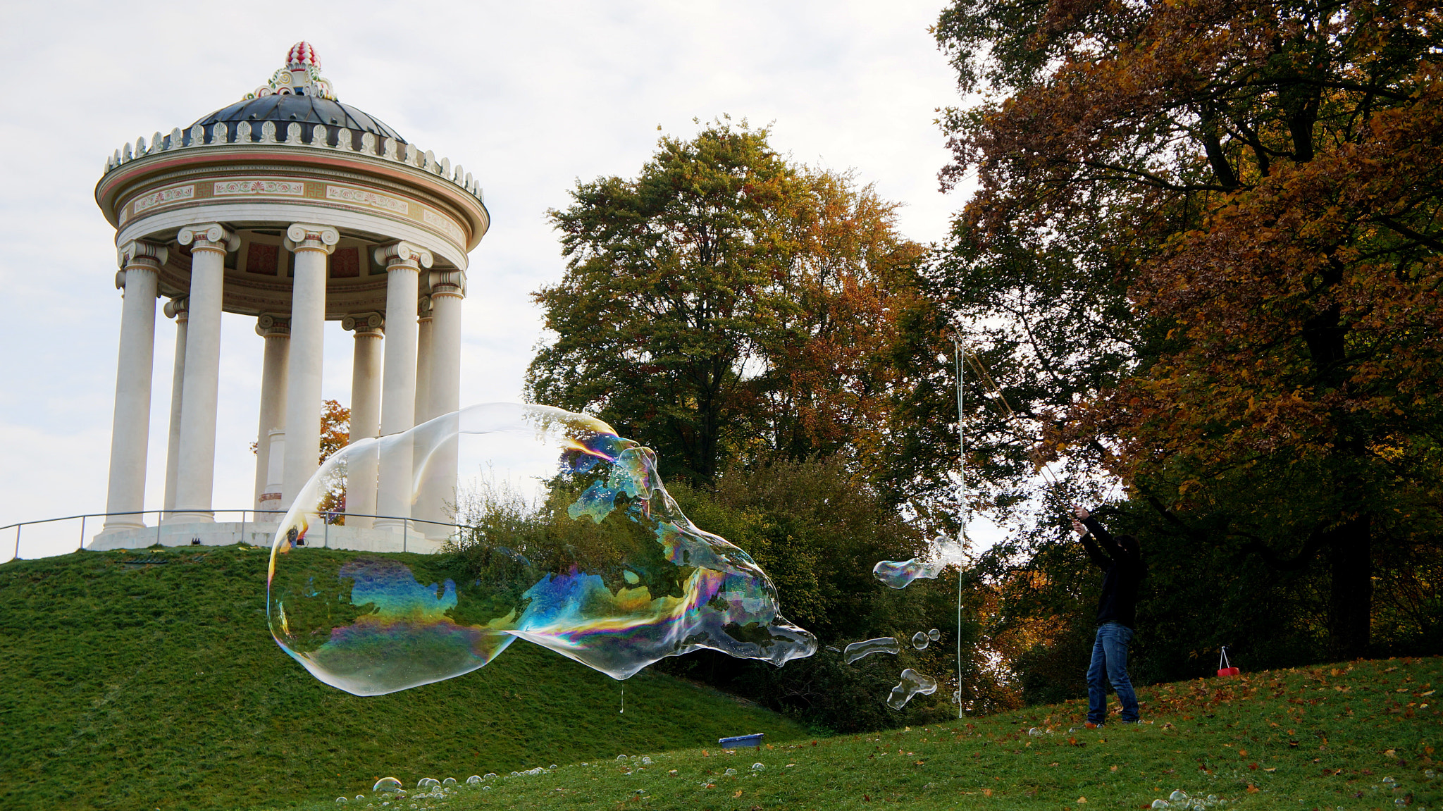 Sony Alpha NEX-5R sample photo. The big soap bubble photography