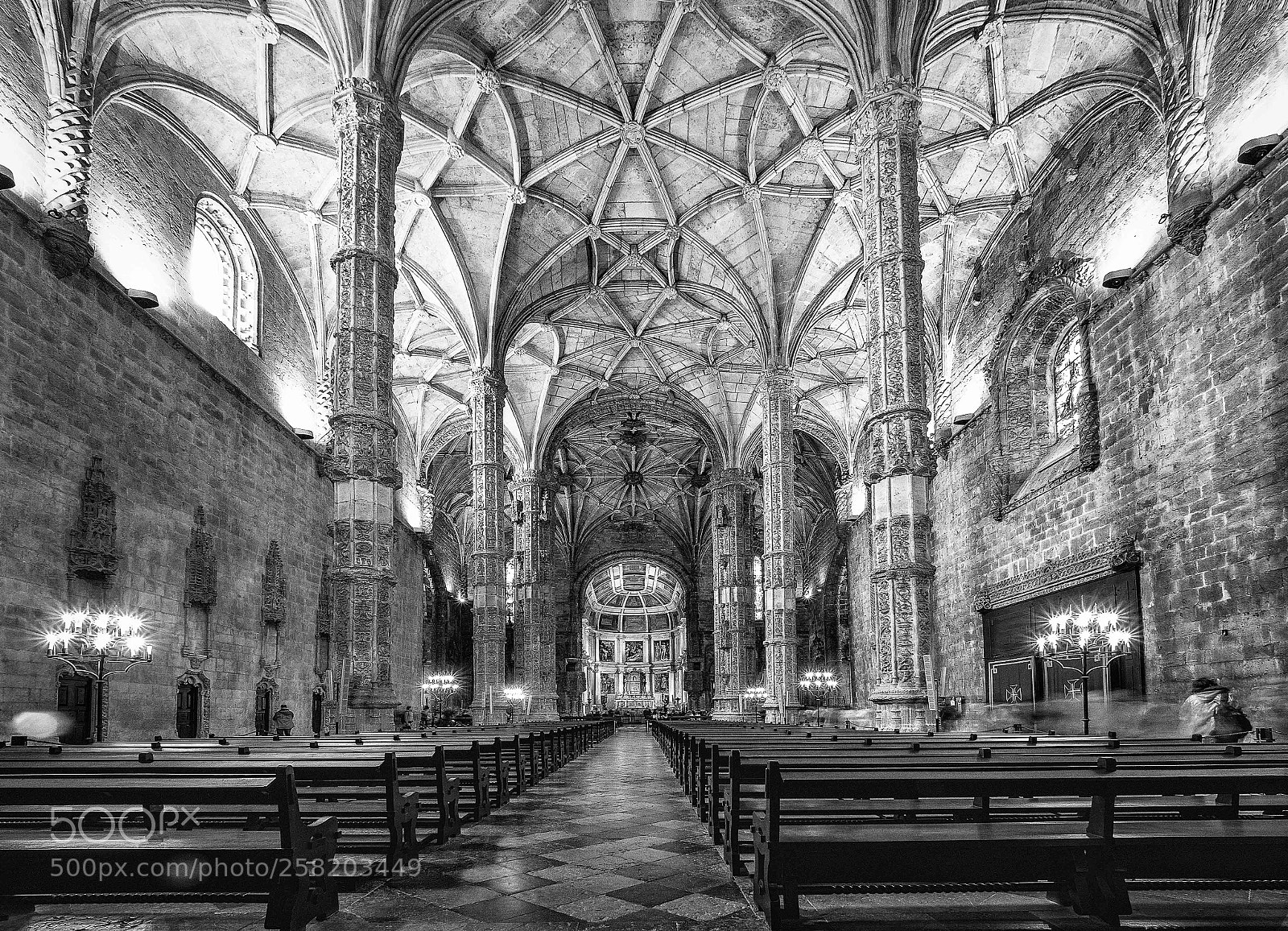 Olympus OM-D E-M1 Mark II sample photo. Church of mosteiro dos photography