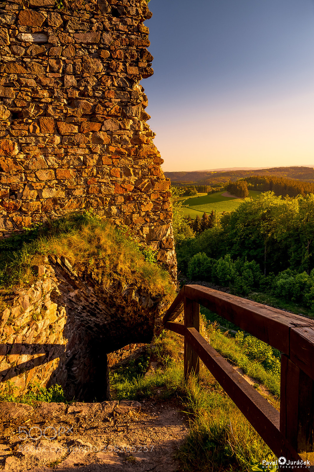 Nikon D5600 sample photo. Zubštejn ...005. photography