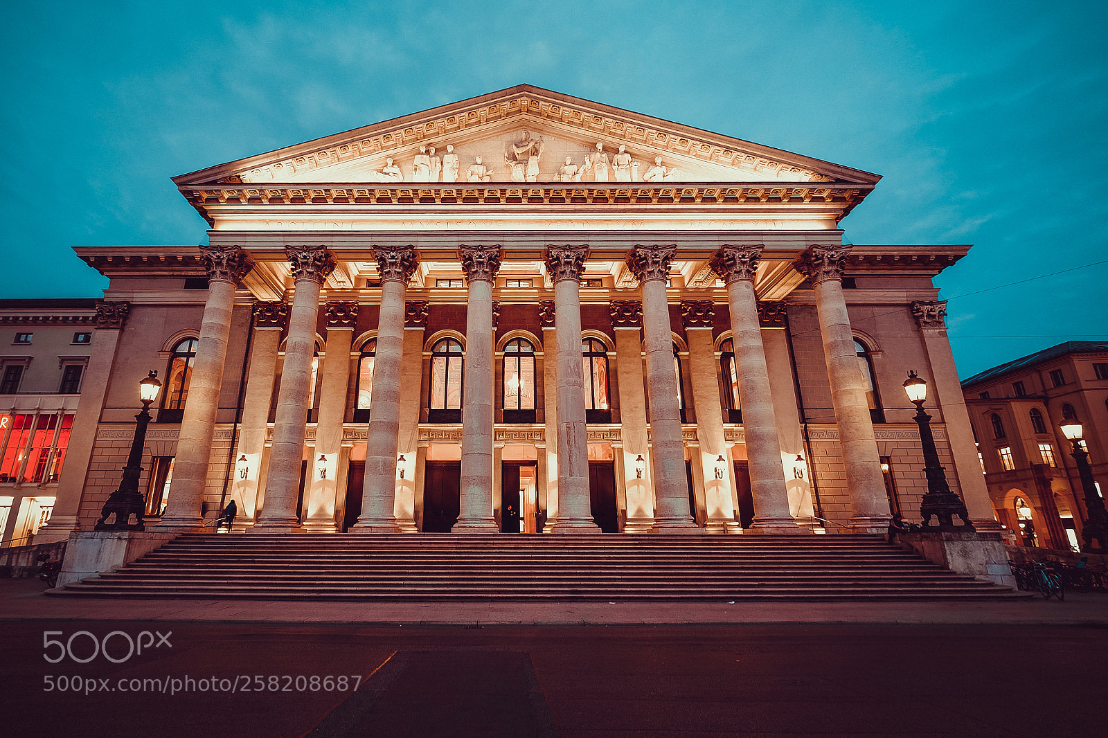 Fujifilm X-T1 sample photo. Theater münchen photography