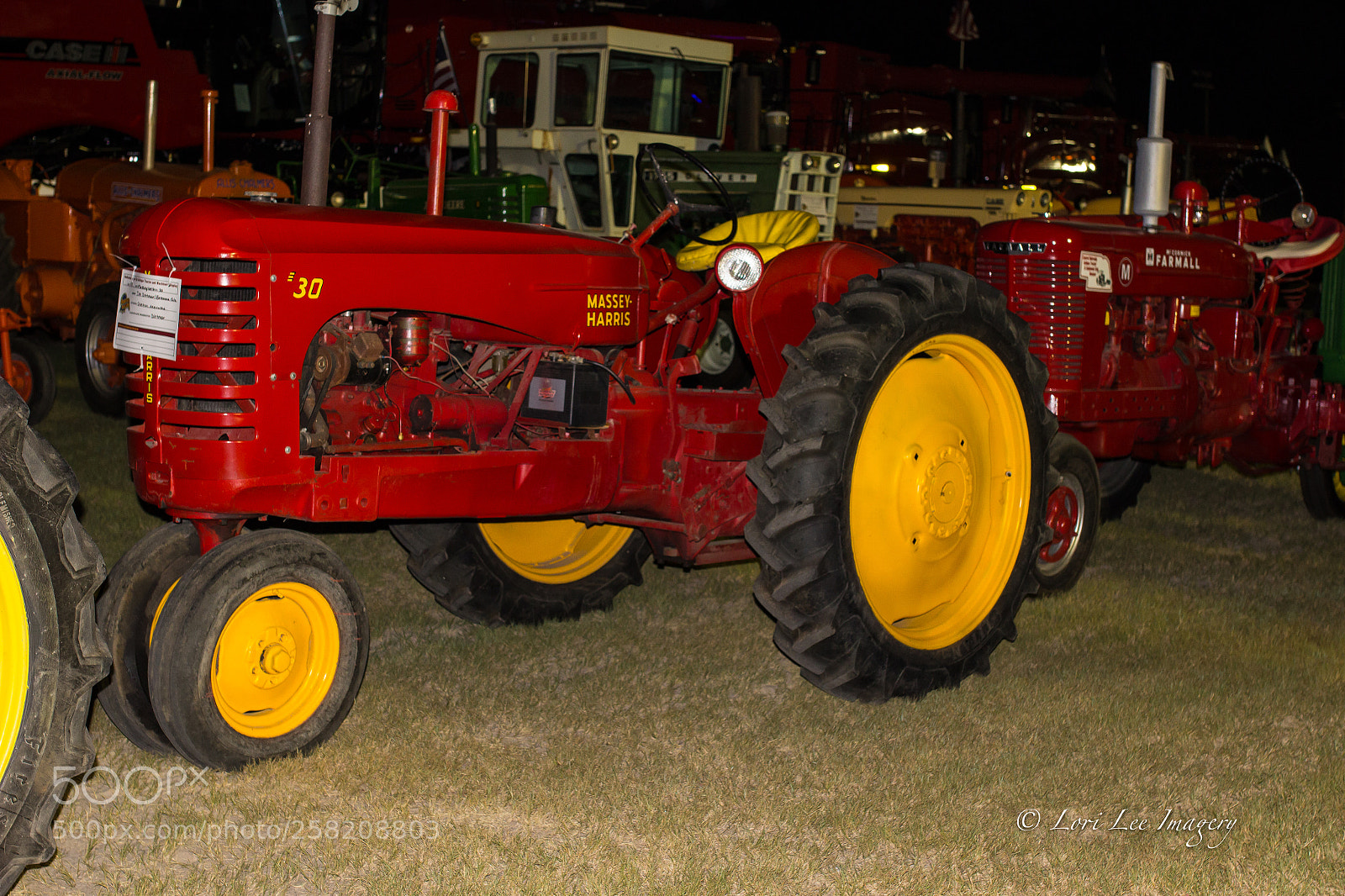 Canon EOS 600D (Rebel EOS T3i / EOS Kiss X5) sample photo. Massey-harris farmall photography