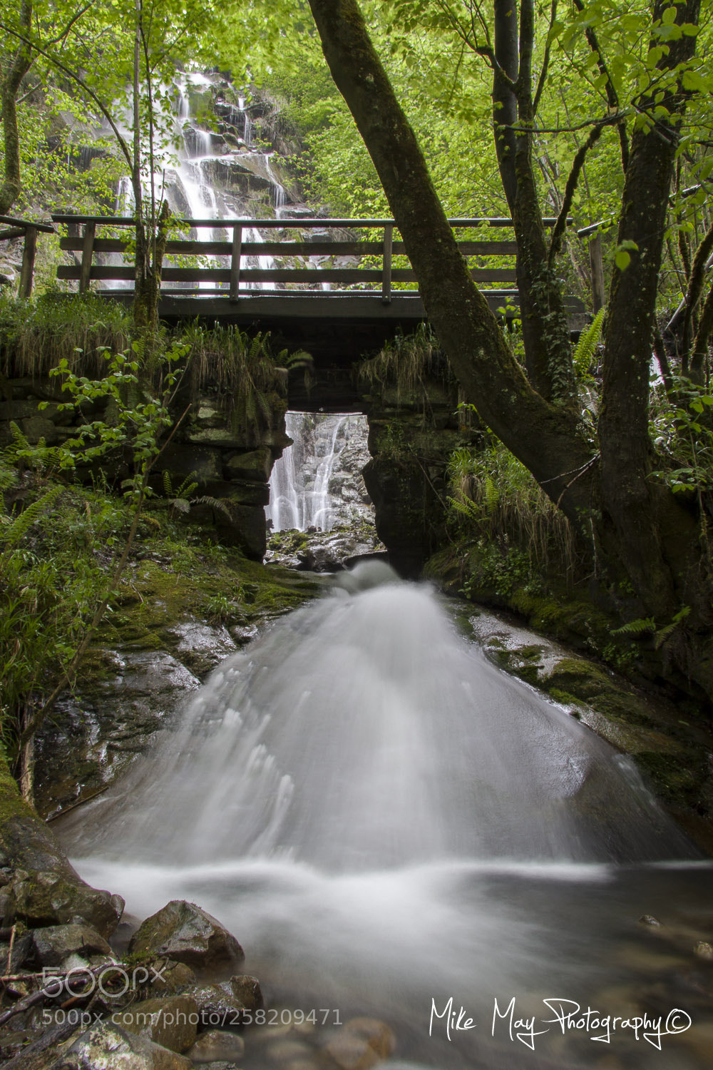 Canon EOS 50D sample photo. The waterfall and the photography
