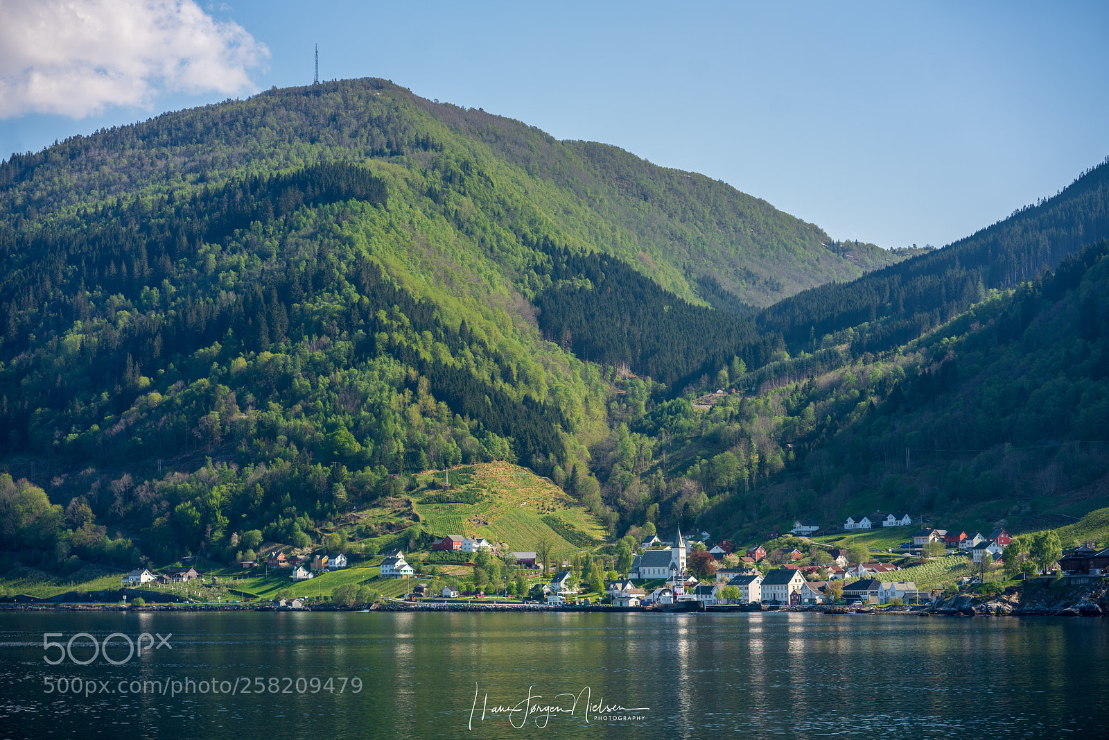 Sony a7R II sample photo. Utne in hardangerfjord photography