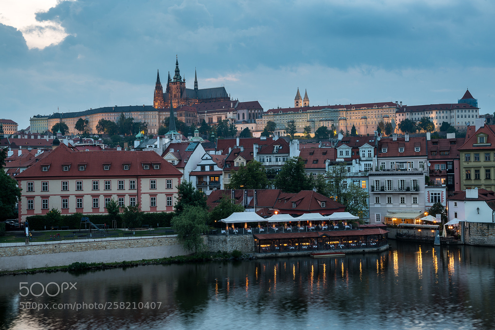 Nikon D850 sample photo. Prag - st. nicholas photography