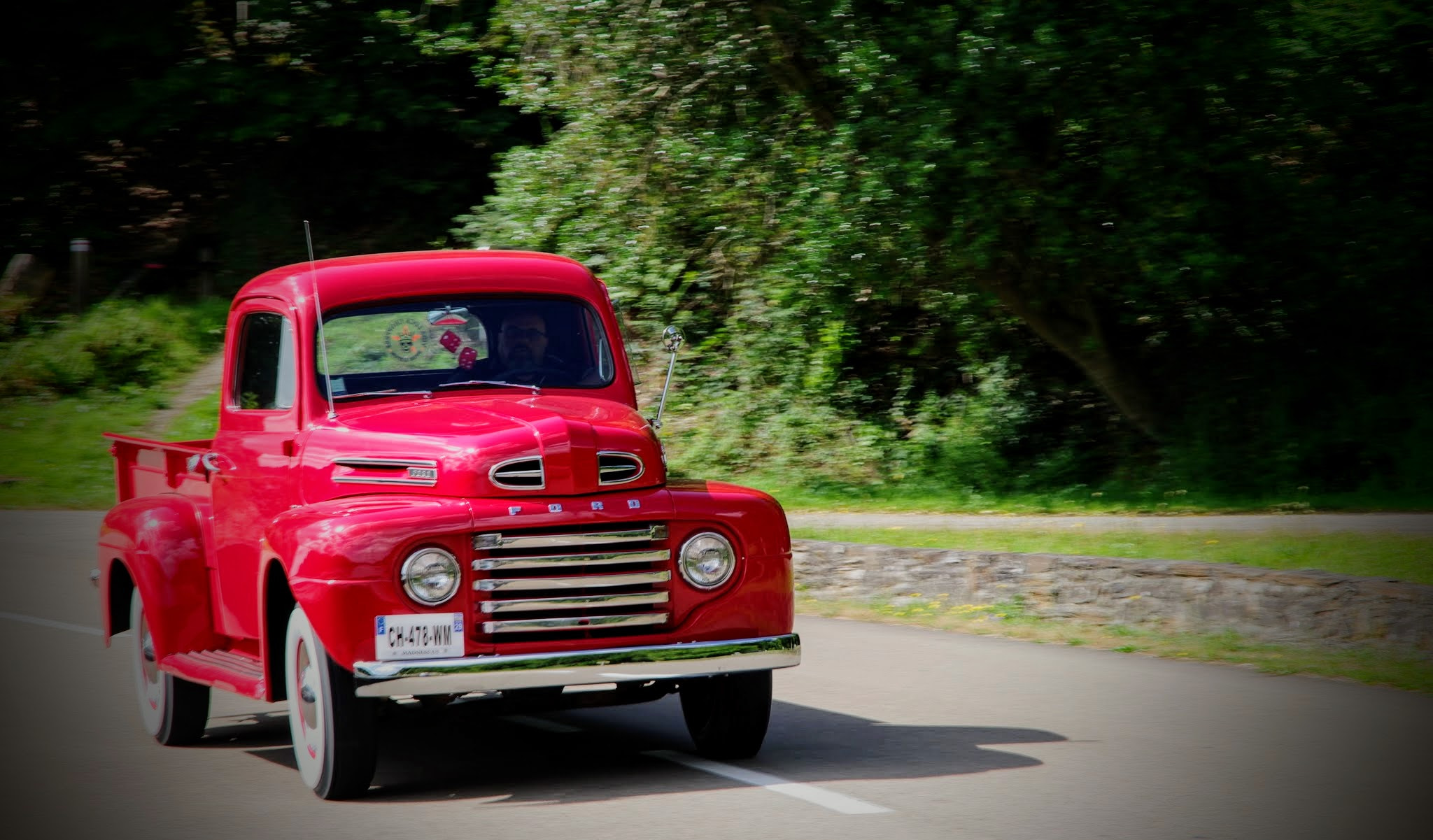 Pentax K-5 II sample photo. The red car photography