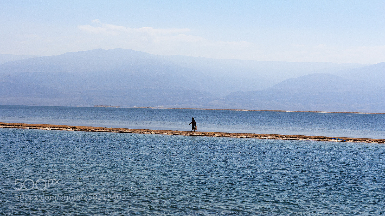 Canon EOS 700D (EOS Rebel T5i / EOS Kiss X7i) sample photo. Lonely person walking in photography