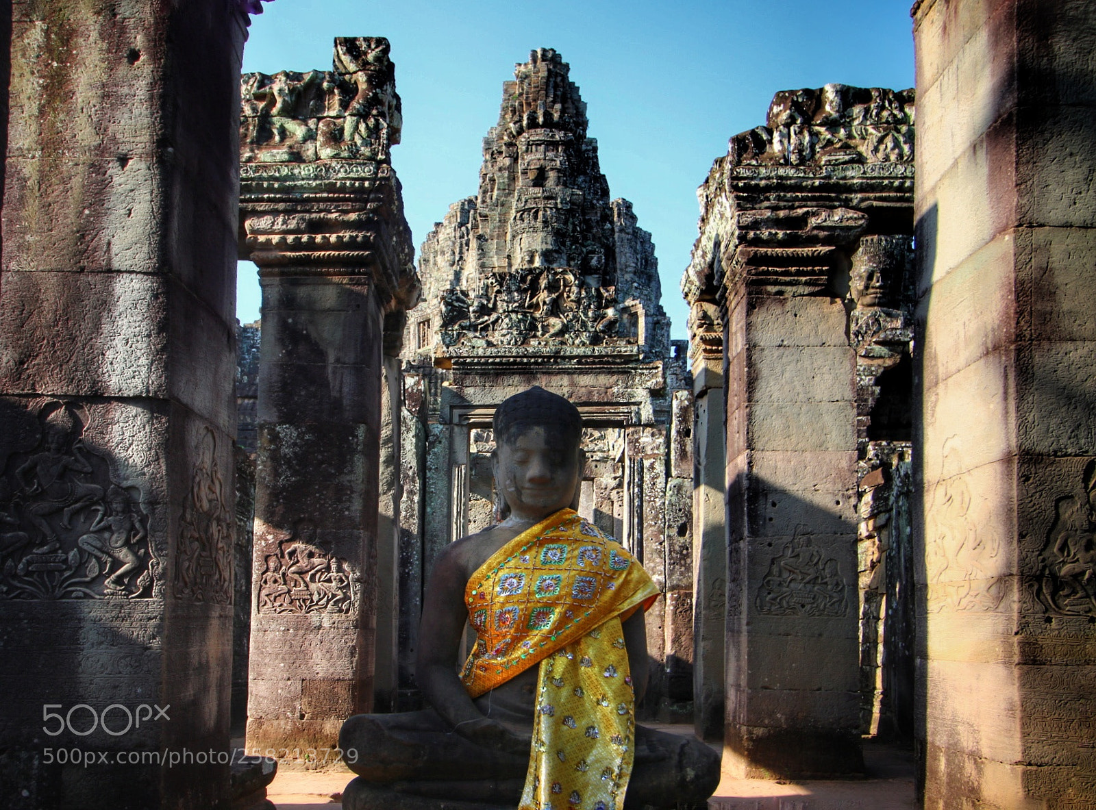 Canon EOS 70D sample photo. Yellow angkor wat photography