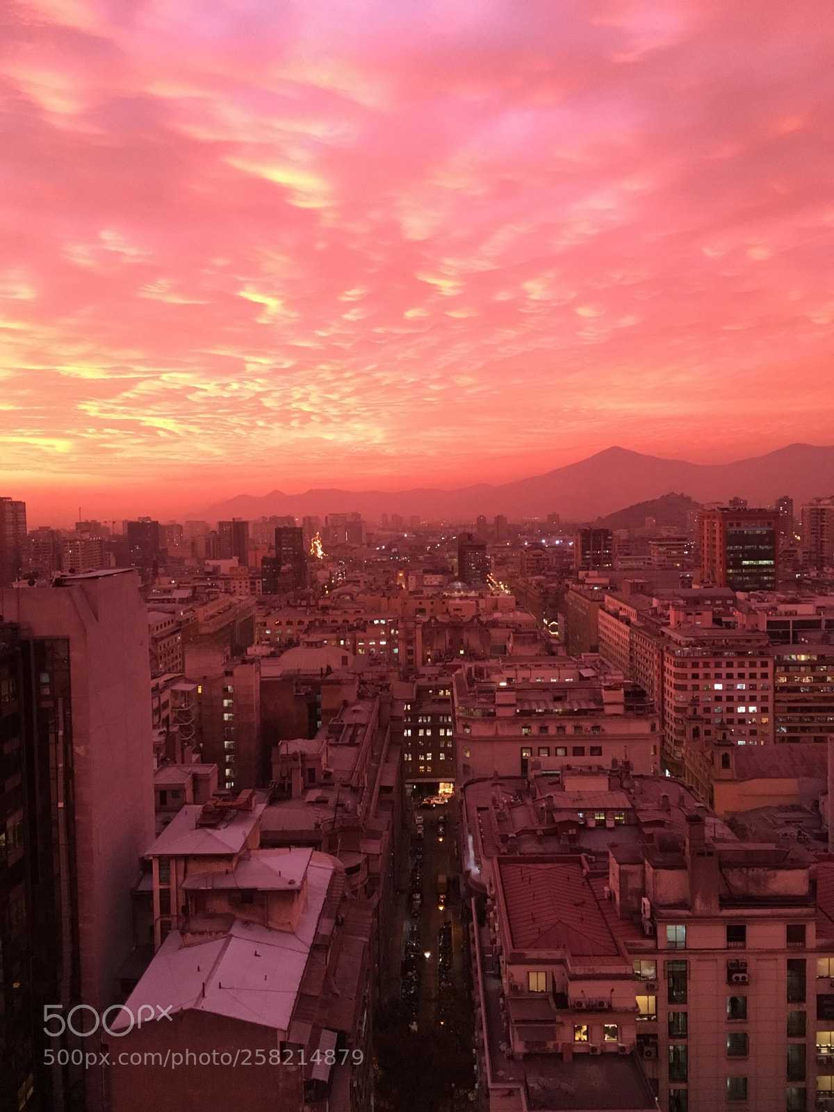 Apple iPhone SE sample photo. Pink sunset live photography