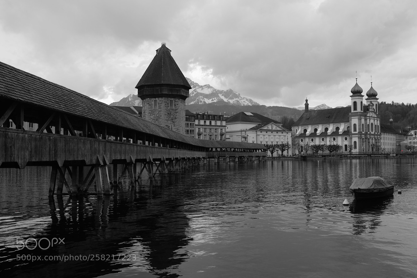 Fujifilm X100T sample photo. Lucerne photography