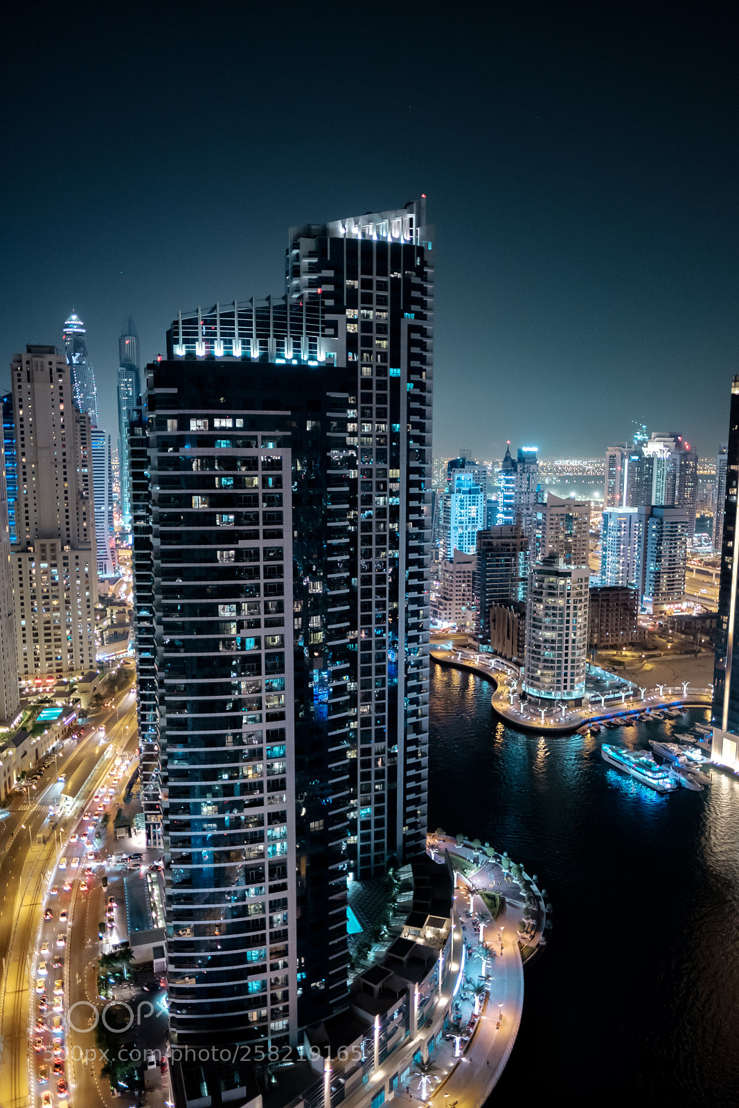 Fujifilm X-T2 sample photo. Dubai skyscrapers photography