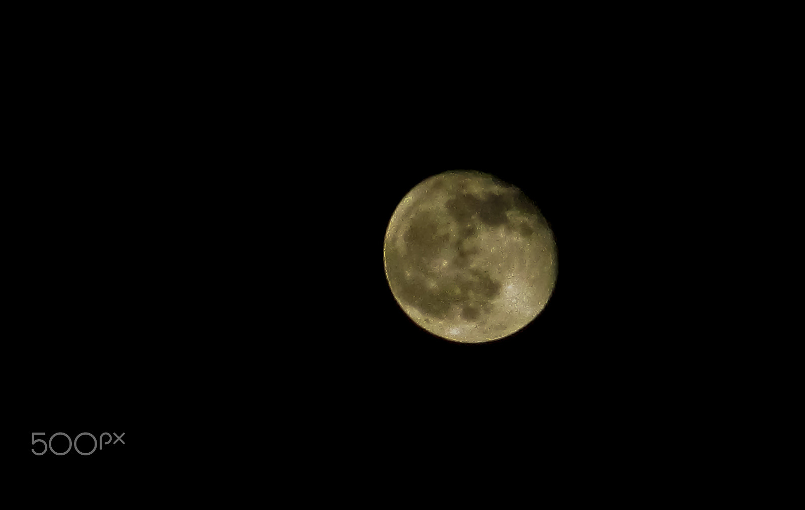 Canon PowerShot ELPH 135 (IXUS 145 / IXY 120) sample photo. Moon photography