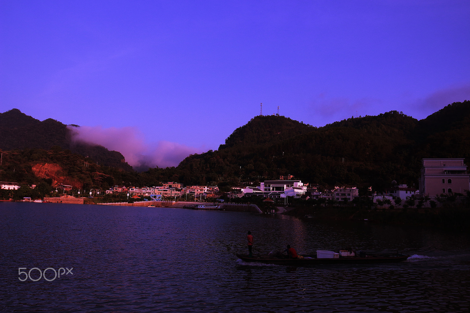 Canon EF 16-35mm F4L IS USM sample photo. Fishing village photography