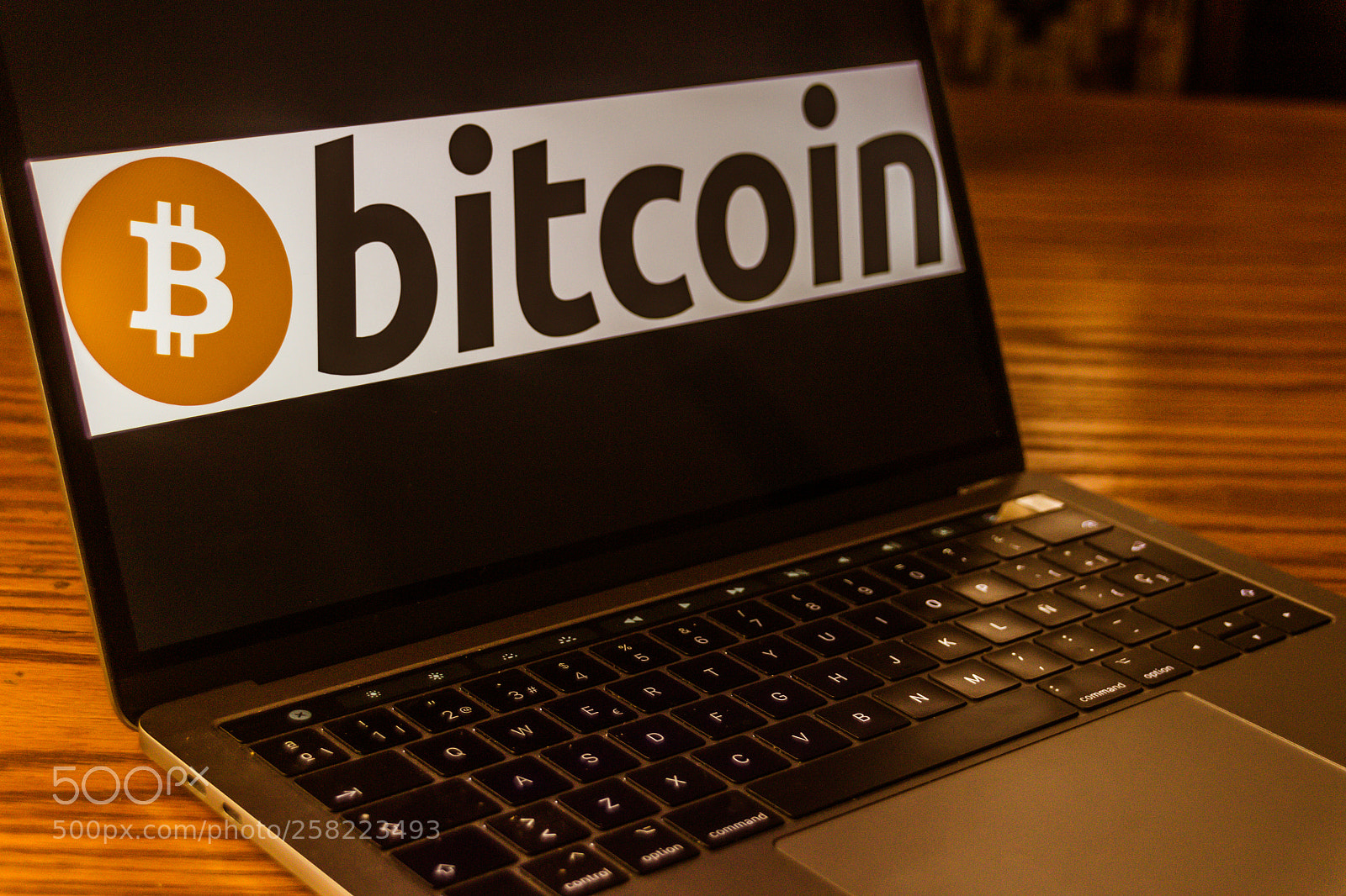 Canon EOS 1200D (EOS Rebel T5 / EOS Kiss X70 / EOS Hi) sample photo. Bitcoin logo on computer photography