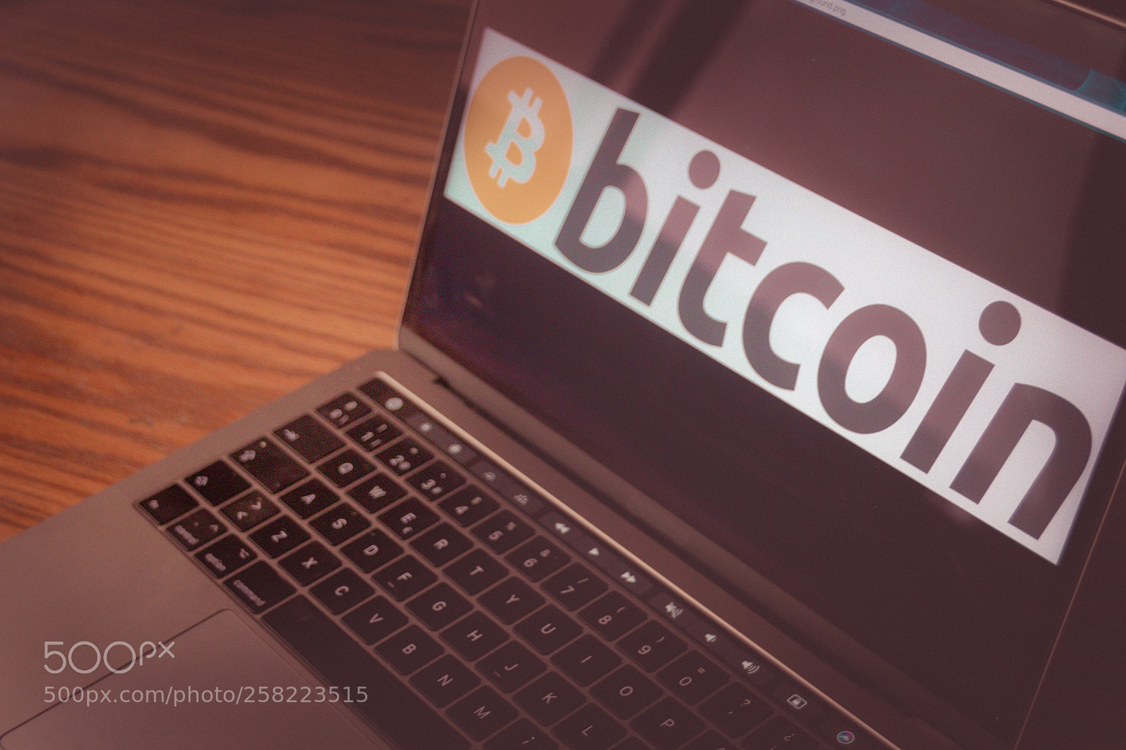 Canon EOS 1200D (EOS Rebel T5 / EOS Kiss X70 / EOS Hi) sample photo. Bitcoin logo on computer photography