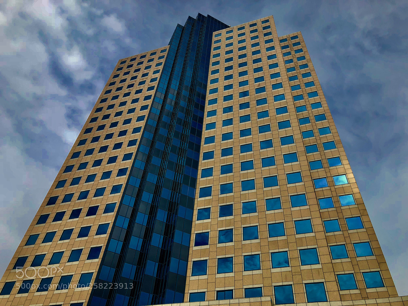 Apple iPhone 8 Plus sample photo. Reflections photography