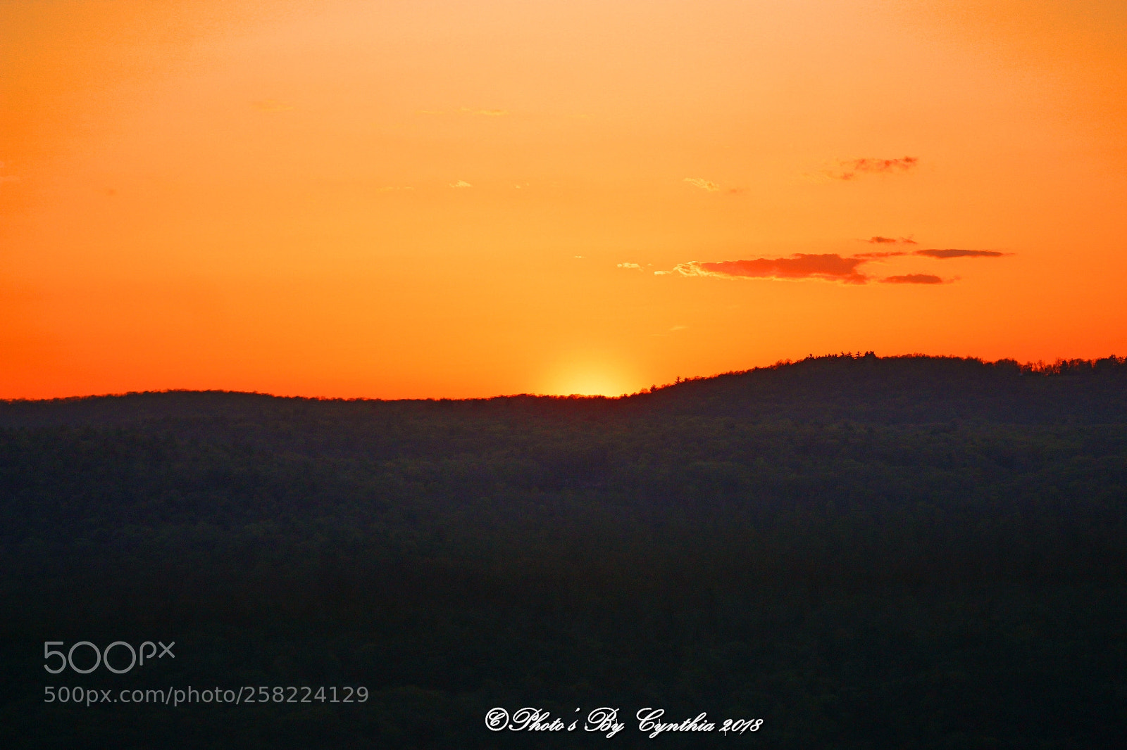 Canon EOS 1300D (EOS Rebel T6 / EOS Kiss X80) sample photo. Catskill mountains sunset photography