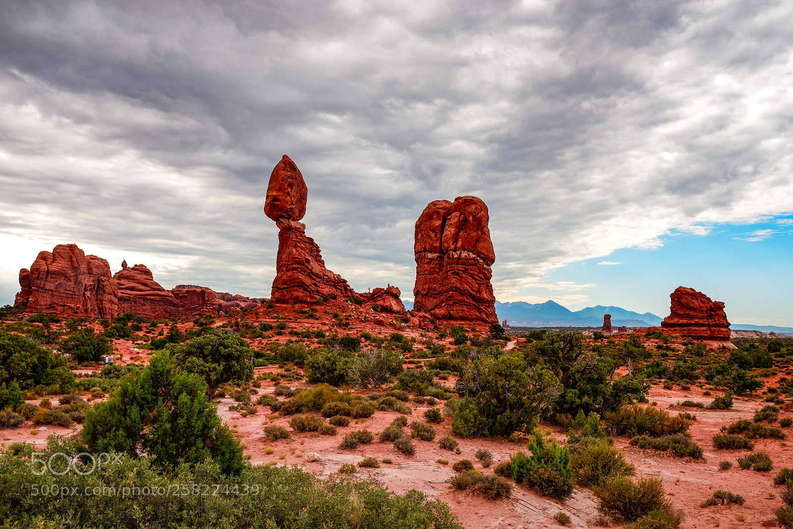 Nikon D610 sample photo. Balanced rock photography