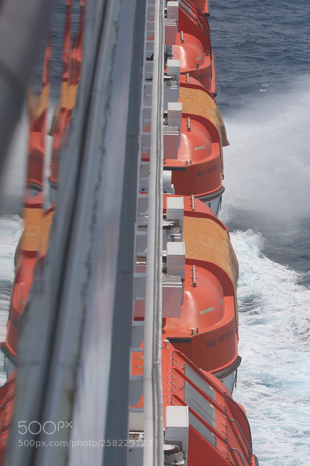 Canon EOS 70D sample photo. Lifeboats photography