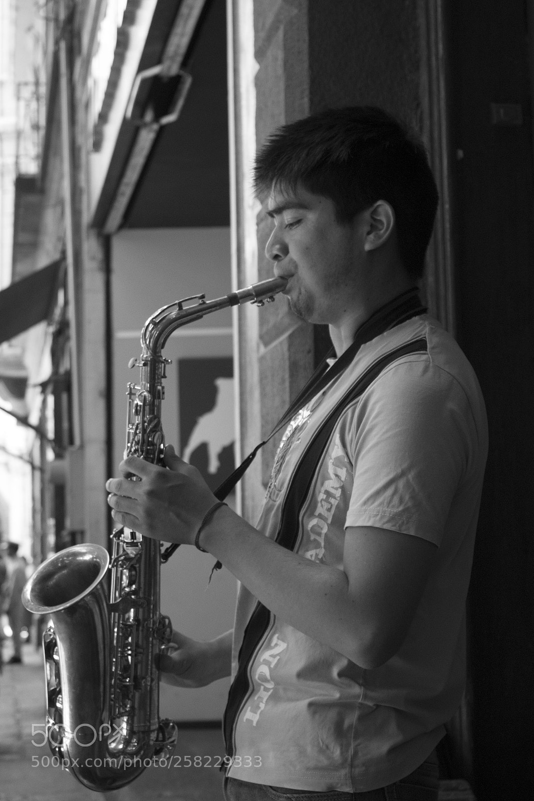 Canon EOS 1300D (EOS Rebel T6 / EOS Kiss X80) sample photo. Let the saxophone flow photography