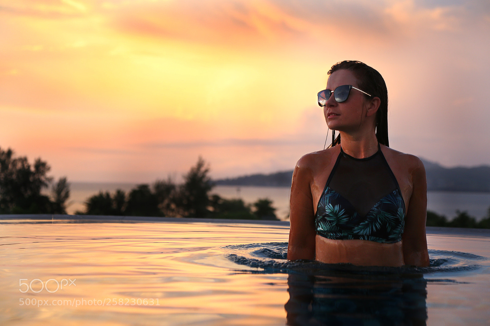 Canon EOS 6D sample photo. Sunset and girl photography