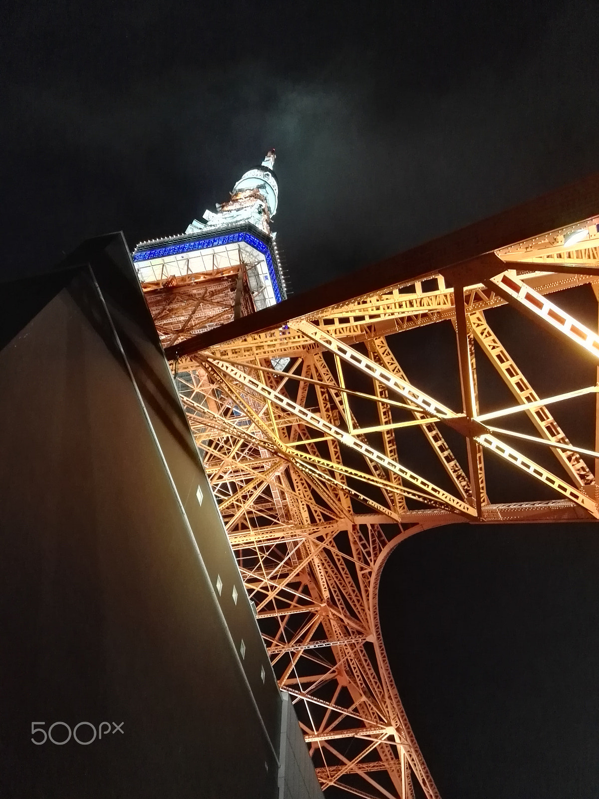 HUAWEI P8 sample photo. Under tokyo tower photography