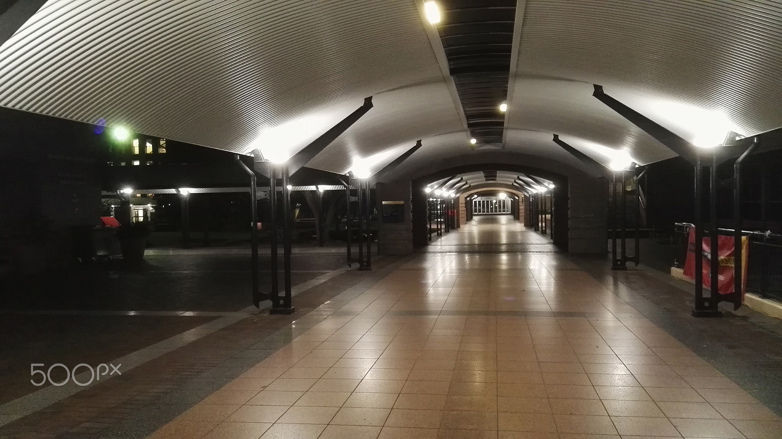 HUAWEI P8 sample photo. Near the gate of main library photography