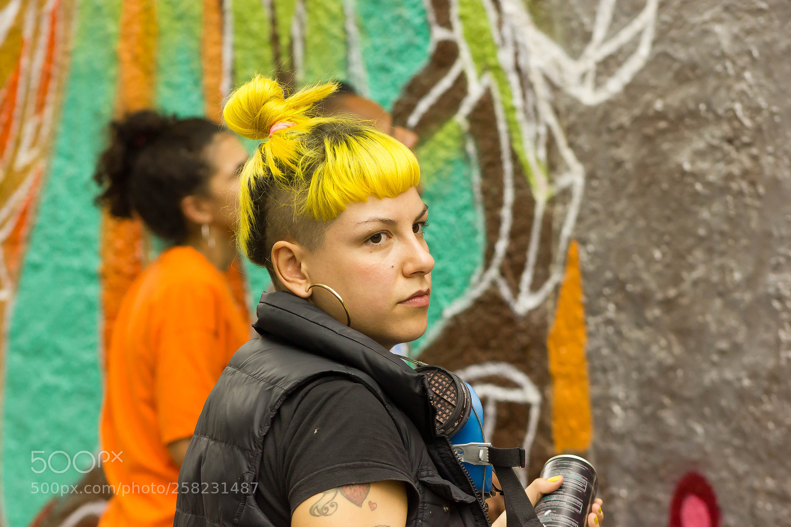 Canon EOS 550D (EOS Rebel T2i / EOS Kiss X4) sample photo. Graffiti artist photography