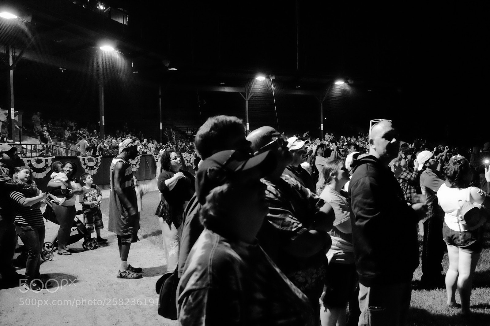 Fujifilm X100T sample photo. Crowd photography